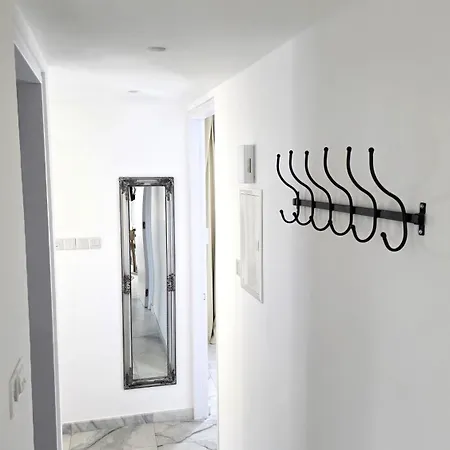 Luxurious 2br In Center With Internet * Ларнака