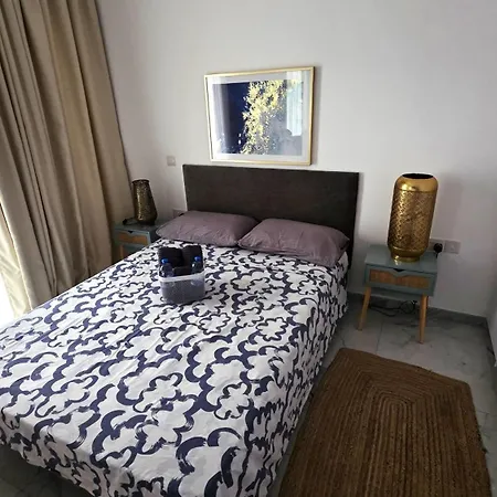 Lejlighed Luxurious 2br In Center With Internet
