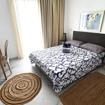 Luxurious 2br In Center With Internet Lejlighed