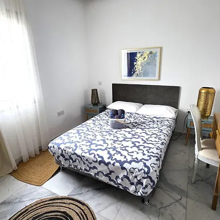 Luxurious 2br In Center With Internet Апартаменты Ларнака