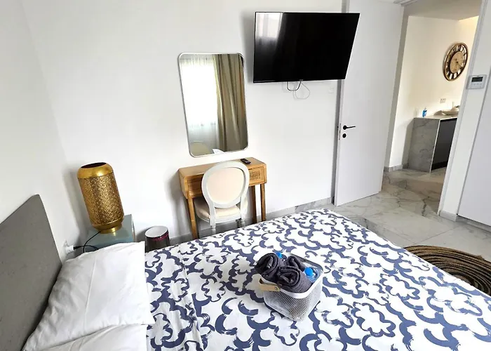 Luxurious 2br In Center With Internet Apartamento Lárnaca